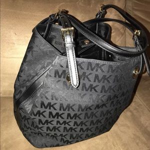 Black Michael kors bag